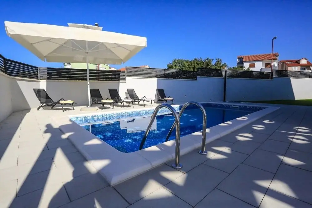 Kreso - With Pool - H