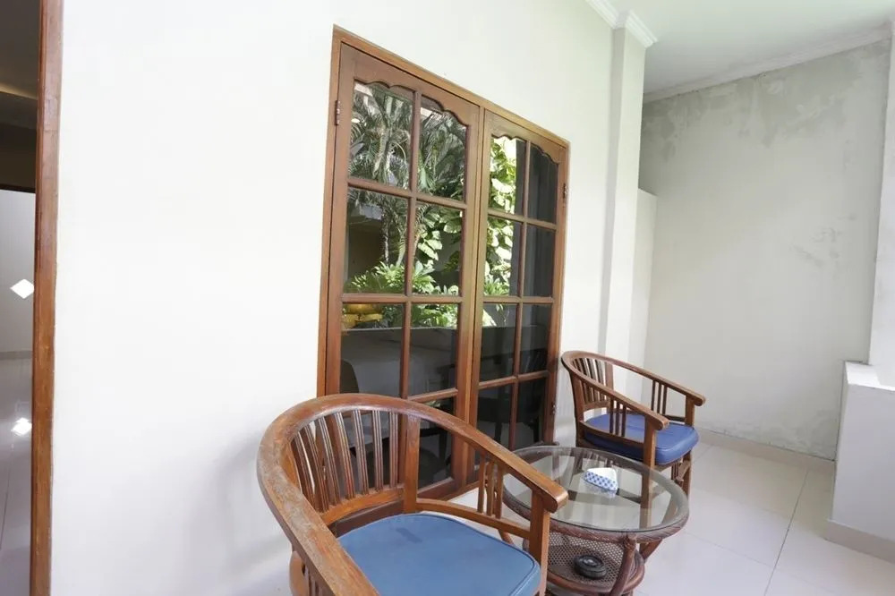 RedDoorz near Pantai Double Six