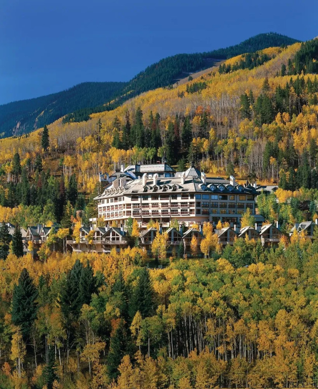Scenic Penthouse  For 10, Ski In At Pines Lodge 3 Bedroom Condo by RedAwning