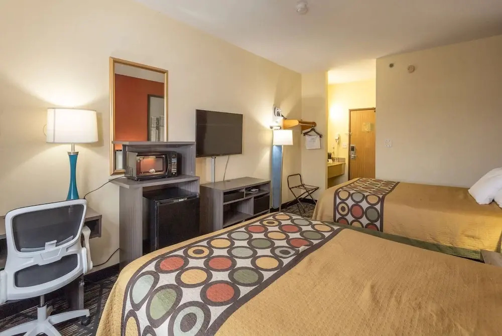 Super 8 Big Rapids MI