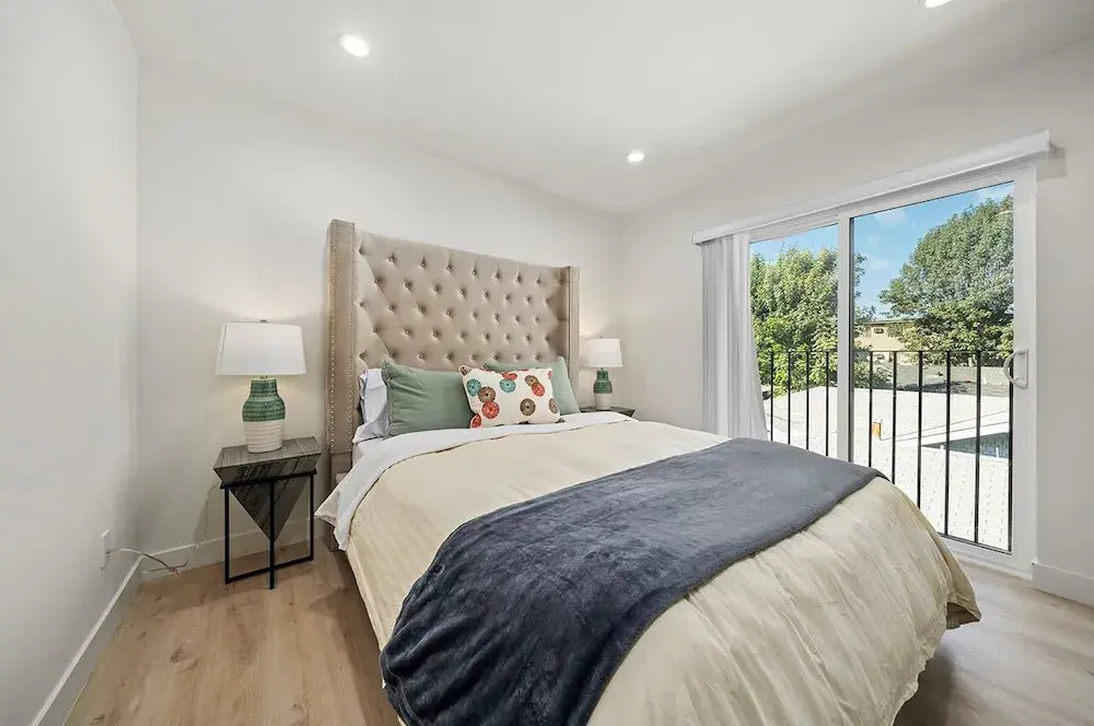 Serene Escapes Hollywood