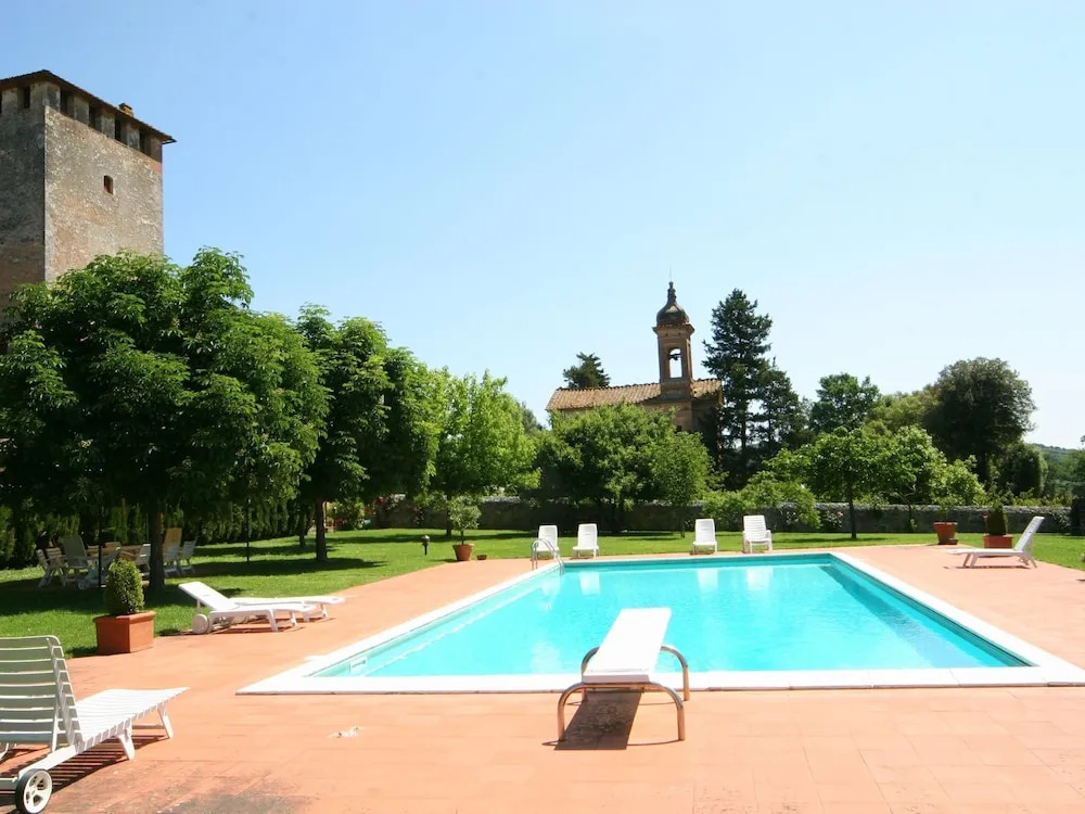 Comfortable Cottage in Sienna Italy With Swimming Pool