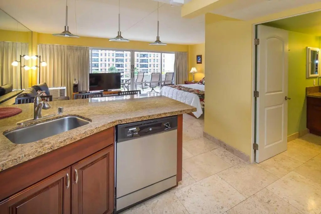 Ilikai 542 - Studio Condo