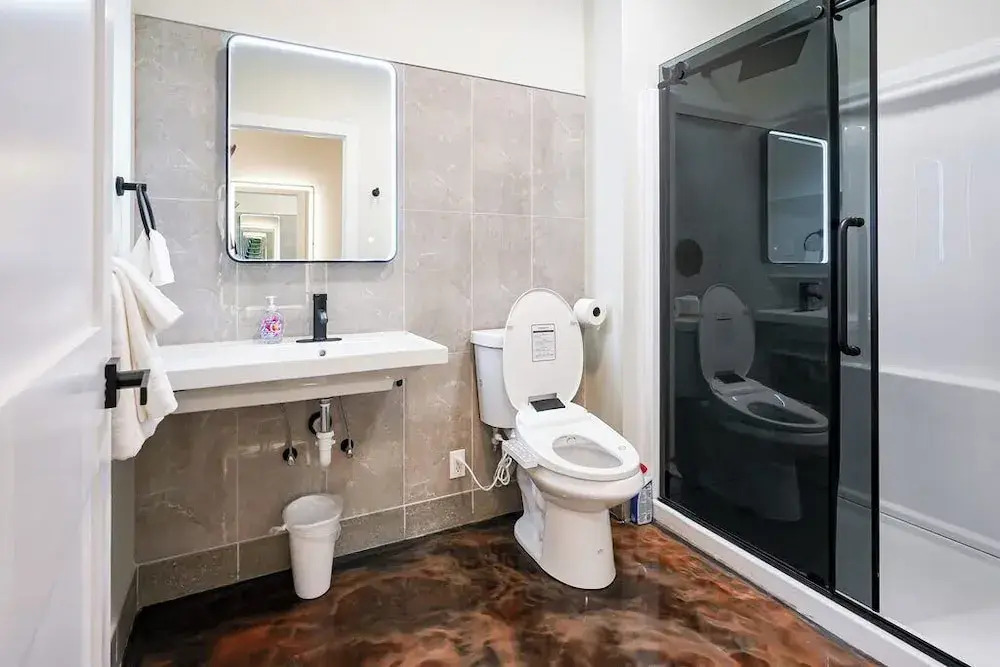 461 Melwood Suites Unit 102  Studio