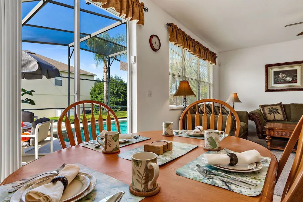 4 Bed Luxury at Legacy Park: Pool, Spa, Games Room