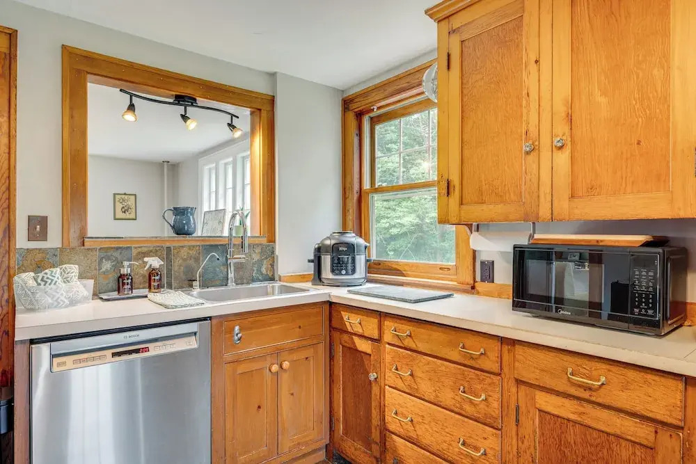 Family-friendly Retreat in Barre: 2 Spacious Decks