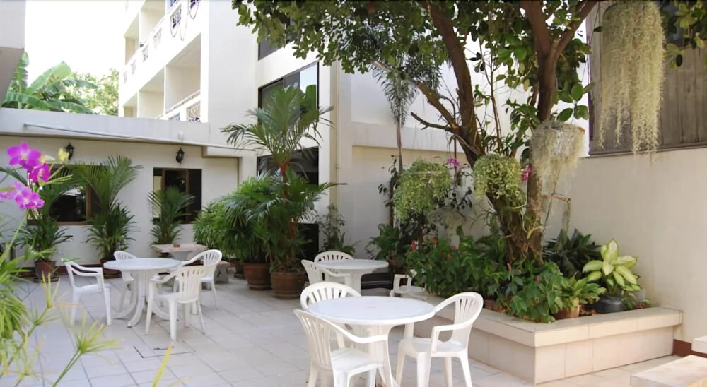 Veerachai Court