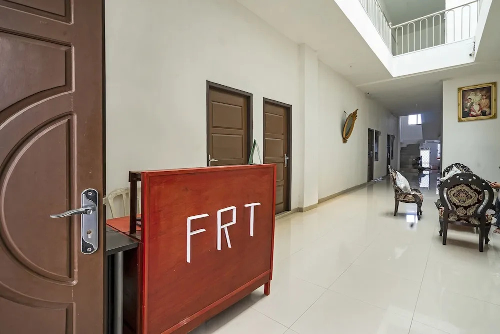OYO 90595 Ferezsa Kost Syariah
