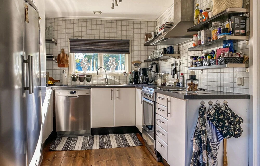 5 Bedroom Stunning Home In Mellbystrand