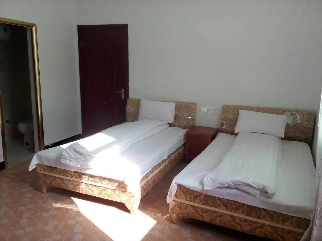 Wuyuan Jiangling Huatian Hostel