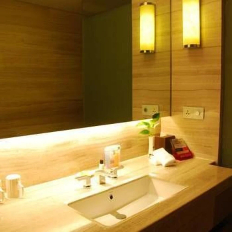 Chalon International Hotel