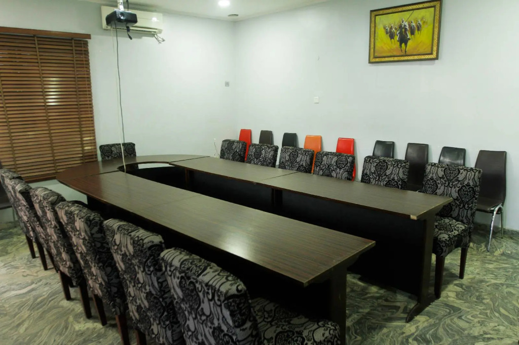 Crownedge Hotels