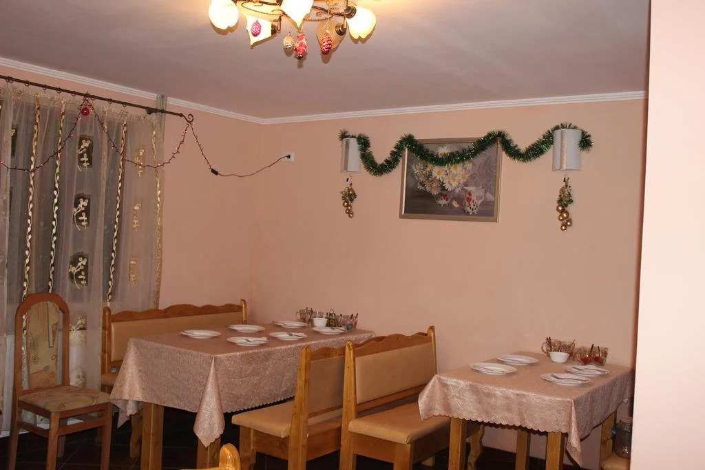 Guest House Mandrivnyi Rooms&Apartments