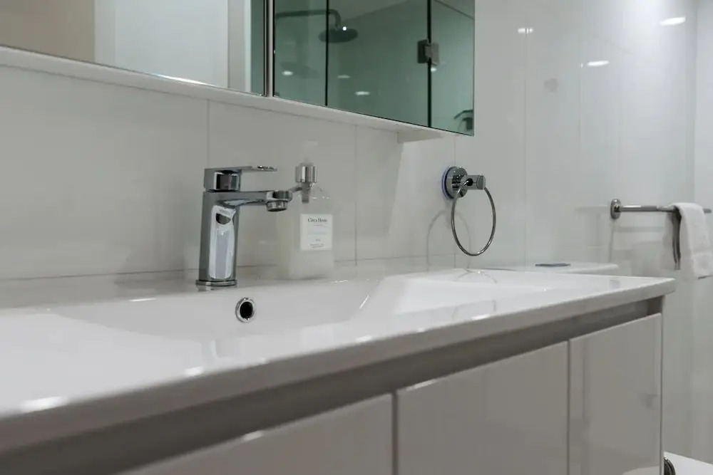 New Modern Apartment in Central Location