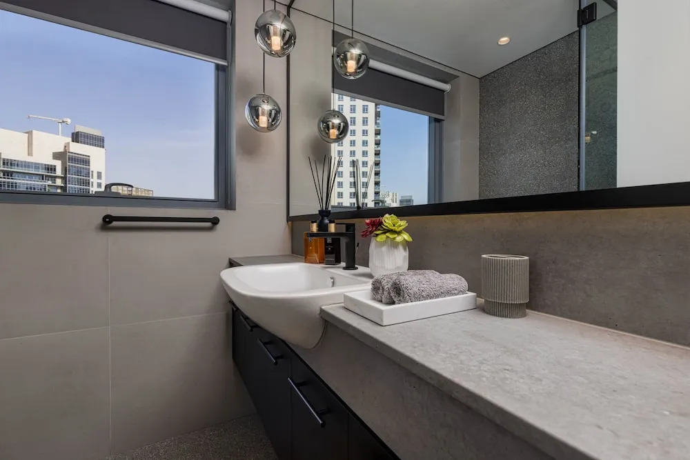 2201 Bellevue Towers
