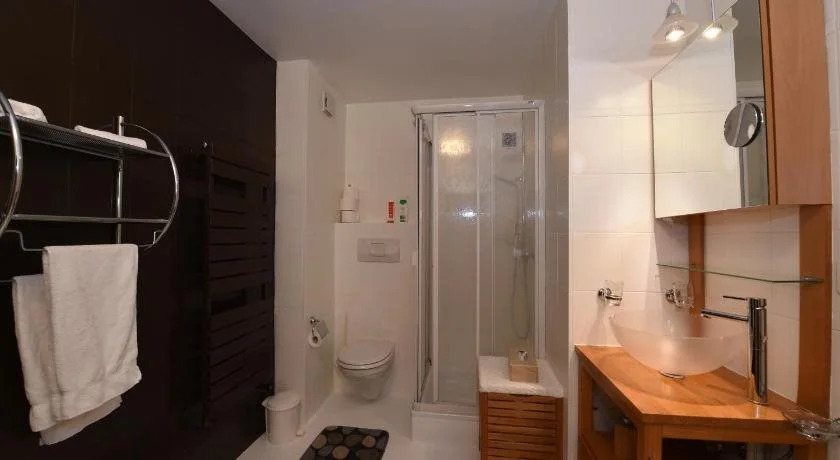 Corseaux Beach rooms-Riviera Beach apartments