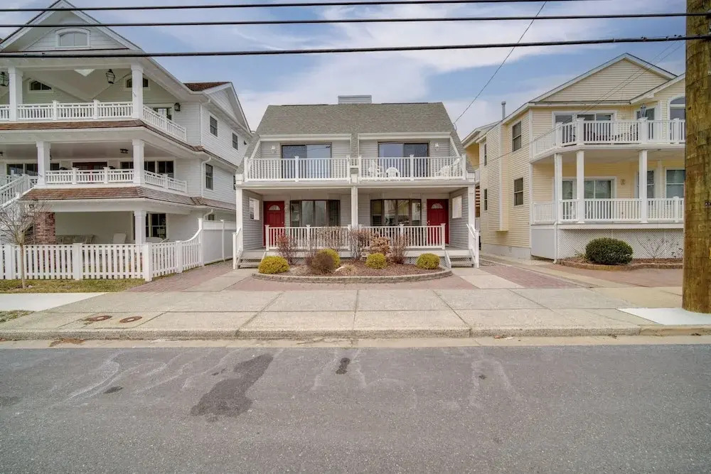 Steps to Beach: Townhome w/ Balcony in Ocean City