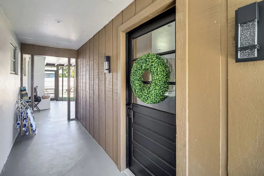 1 Block to Beach & Eats: Modern Indialantic Apt