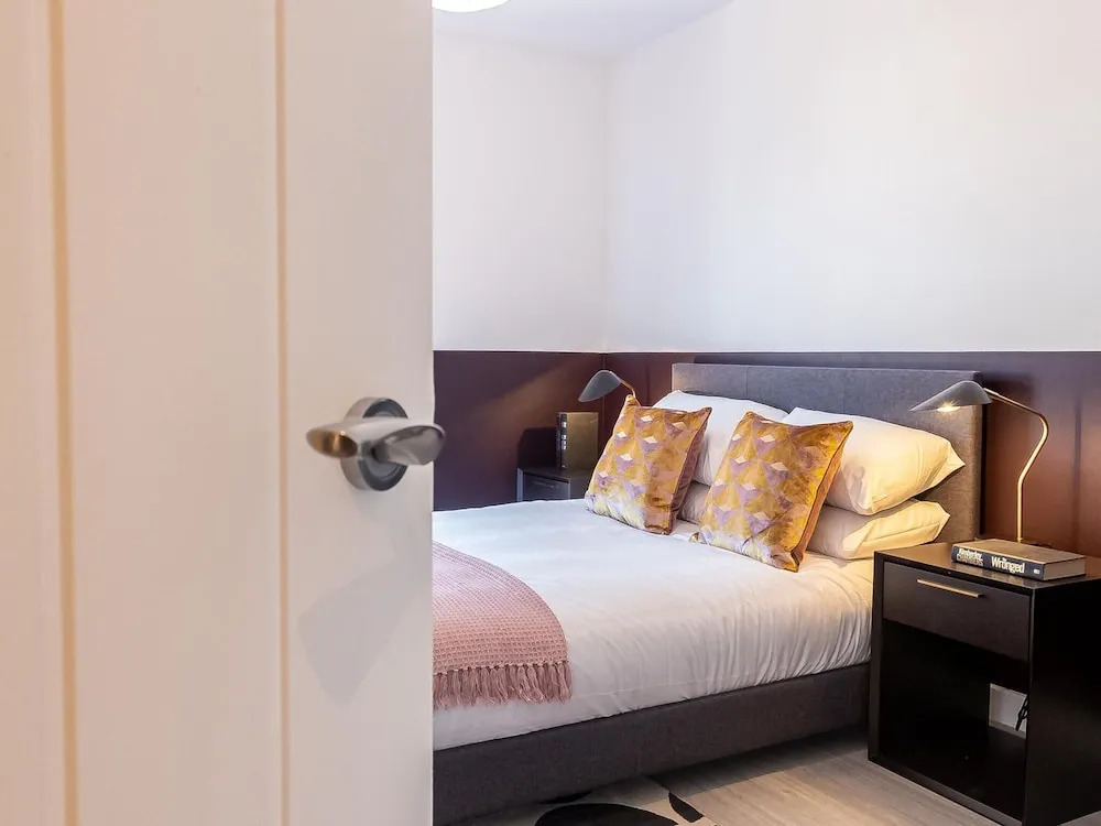 Victoria Square Two-bed Accommodation by Belvilla