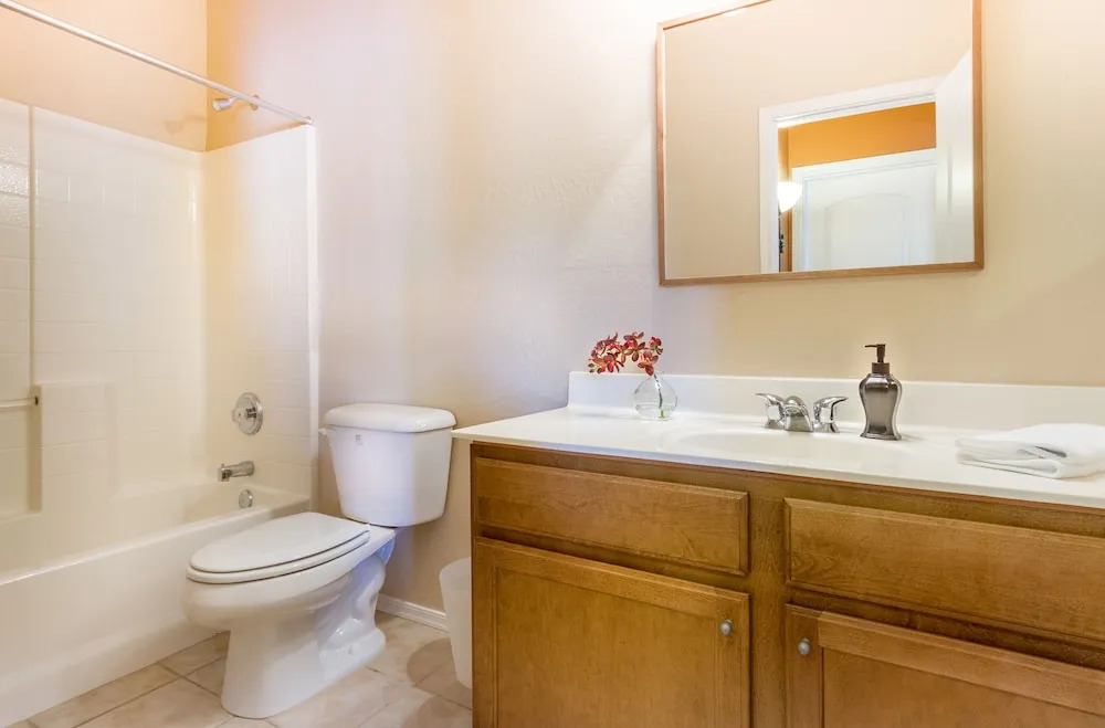 12th 205 - 2 Br Condo