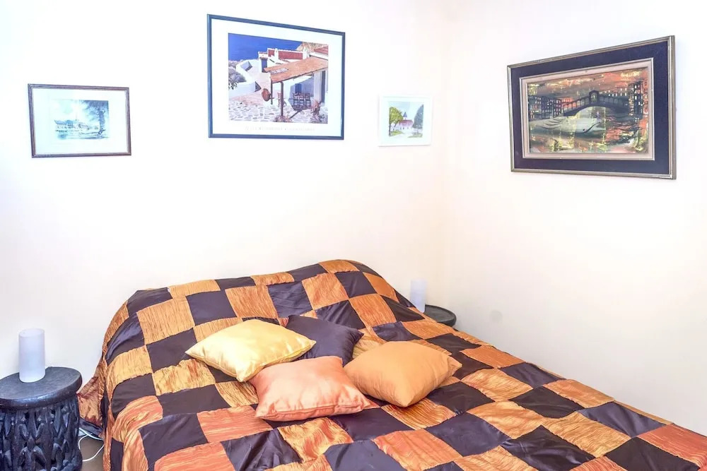 Studio in Paris, With Wonderful City View and Wifi