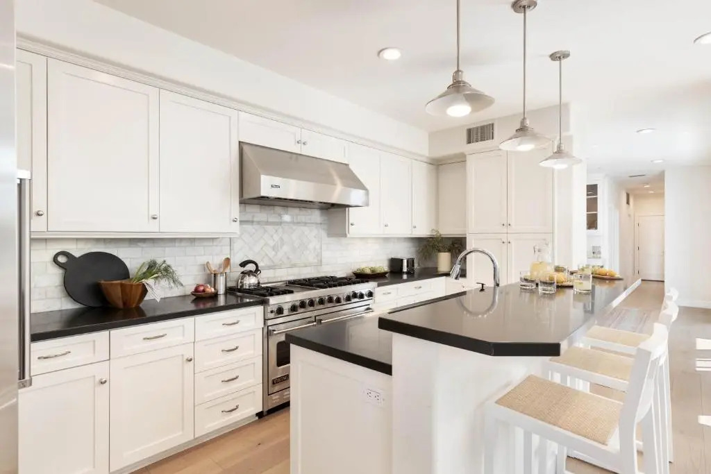 Crystal Cove by Avantstay Gorgeous & Charming Newport Home!