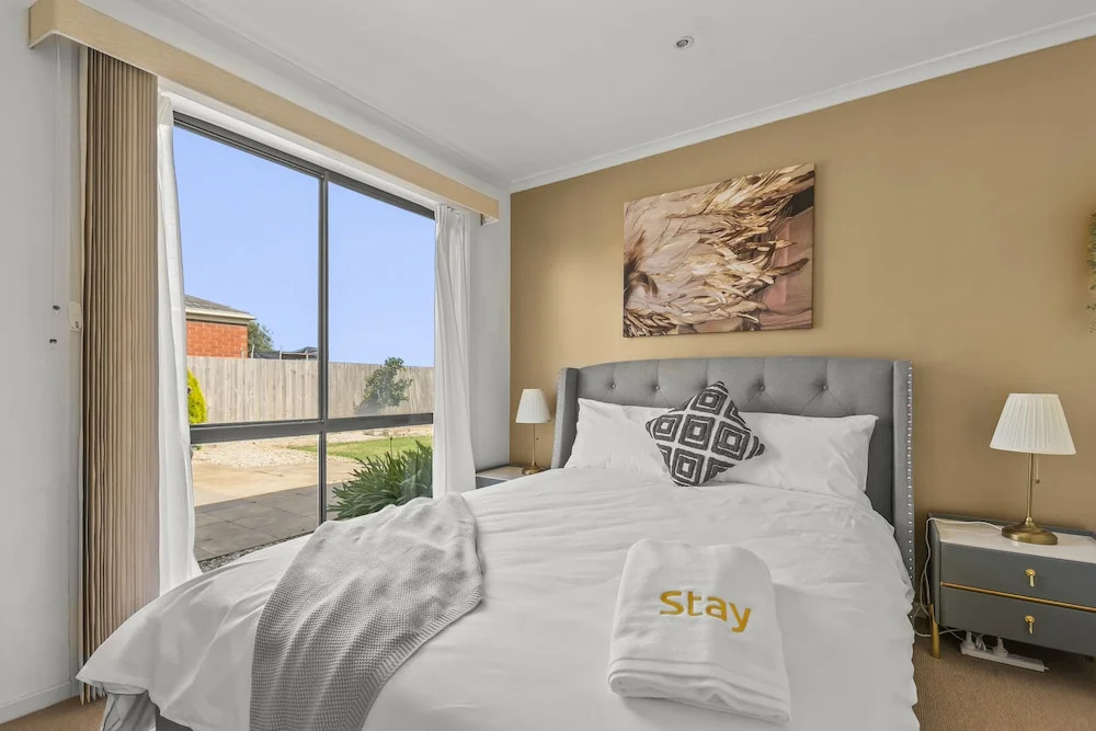 StayAU Stunning 4BRHouse Berwick