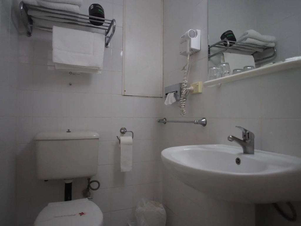 Edgecliff Lodge Motel