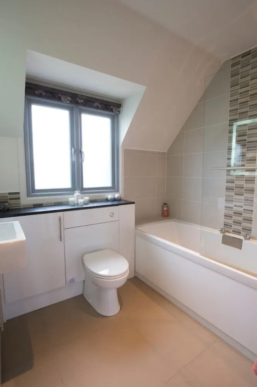 Stunning 5 Bed Garden Home - Oxford
