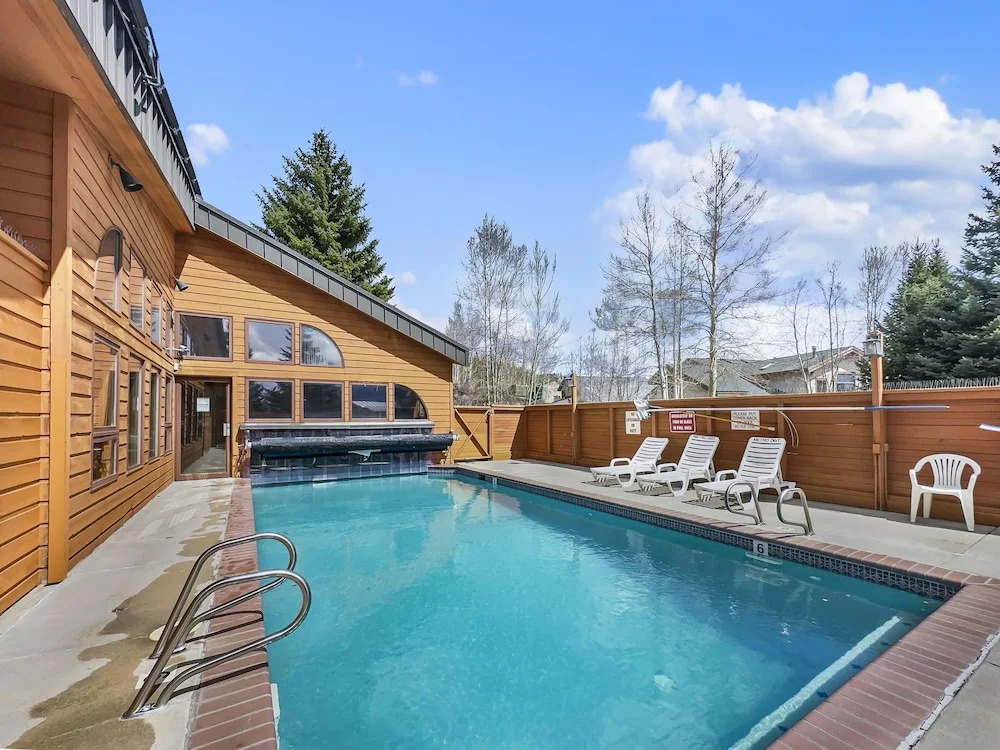111 Corinthian Circle Unit H 3br 2ba 3 Bedroom Condo by RedAwning