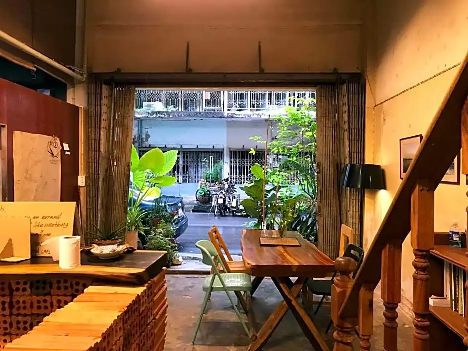 Boundary Hostel and Cafe