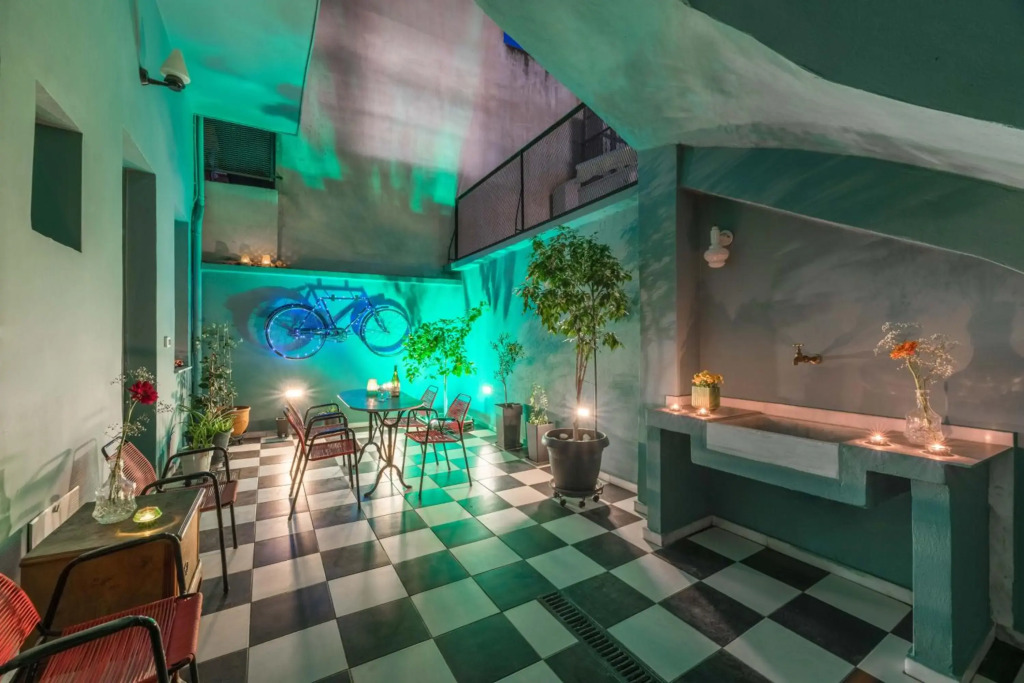 Petralona's Green House