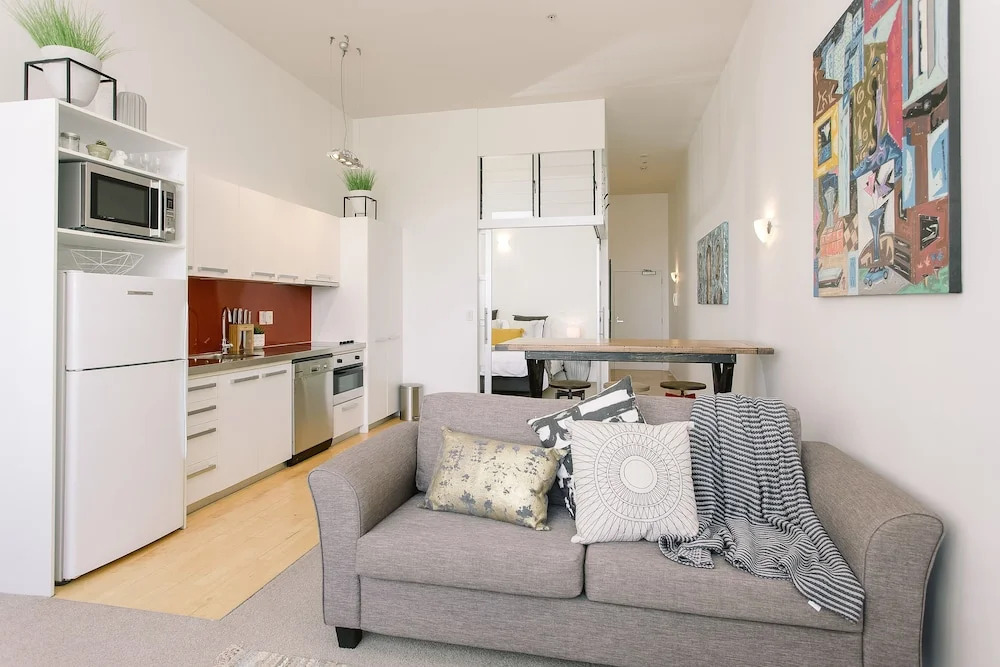 TOWNY - Penthouse with Carpark - 2 Bedrooms