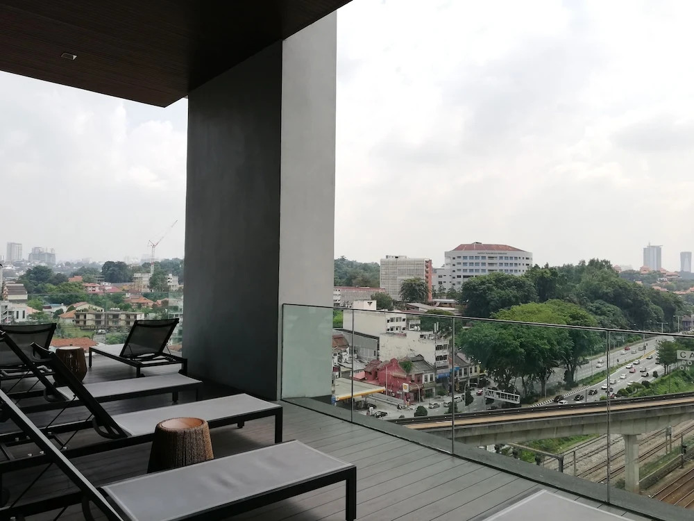 The Establishment by Luxury Suites Asia