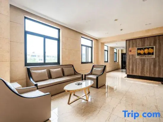 Rujia Huayi Selected Hotel (Nanjing Liuhe Fenghuangshan Park Subway Station Branch)