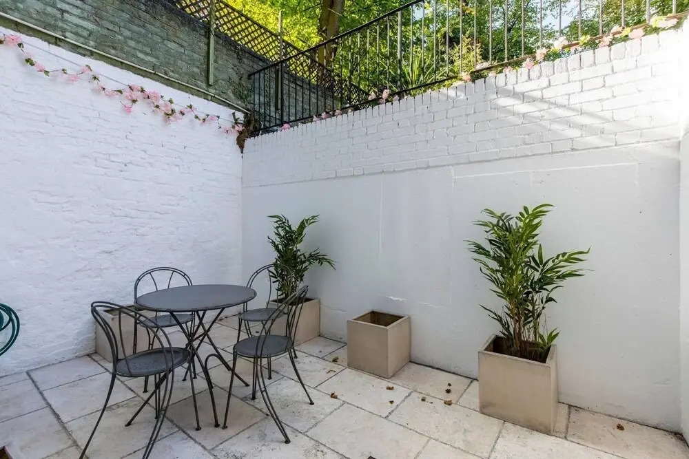 Fantastic 3 Bed Apartment In Earls Court