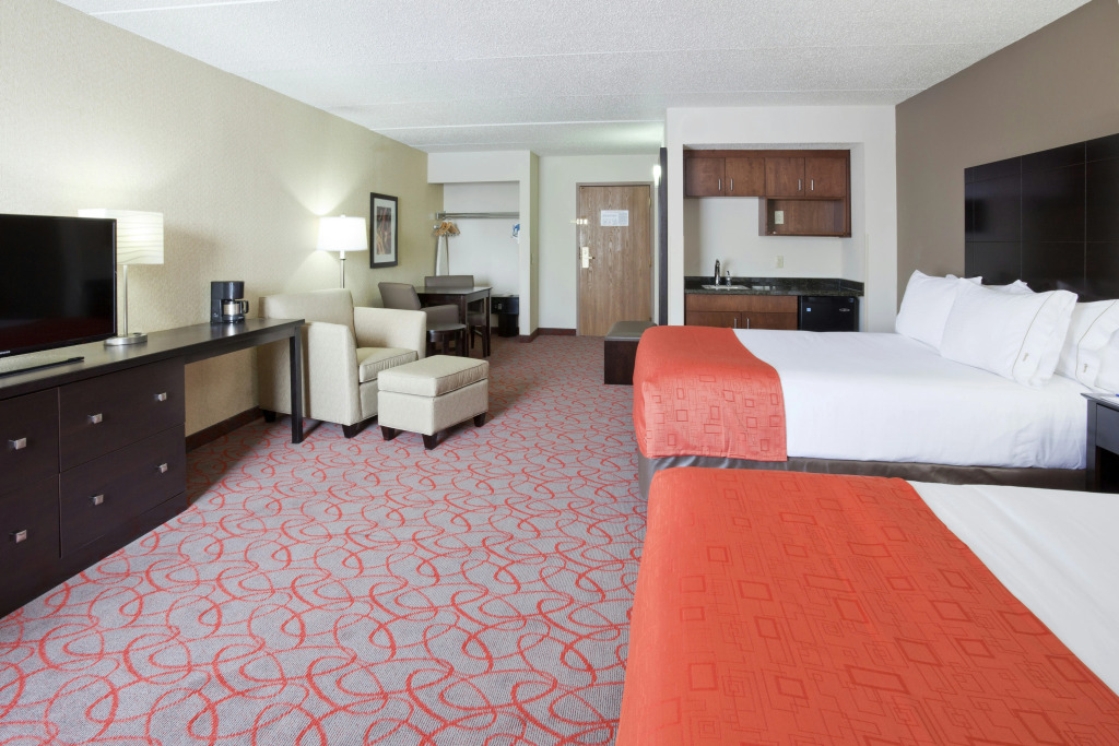 Holiday Inn Express & Suites Bloomington West by IHG