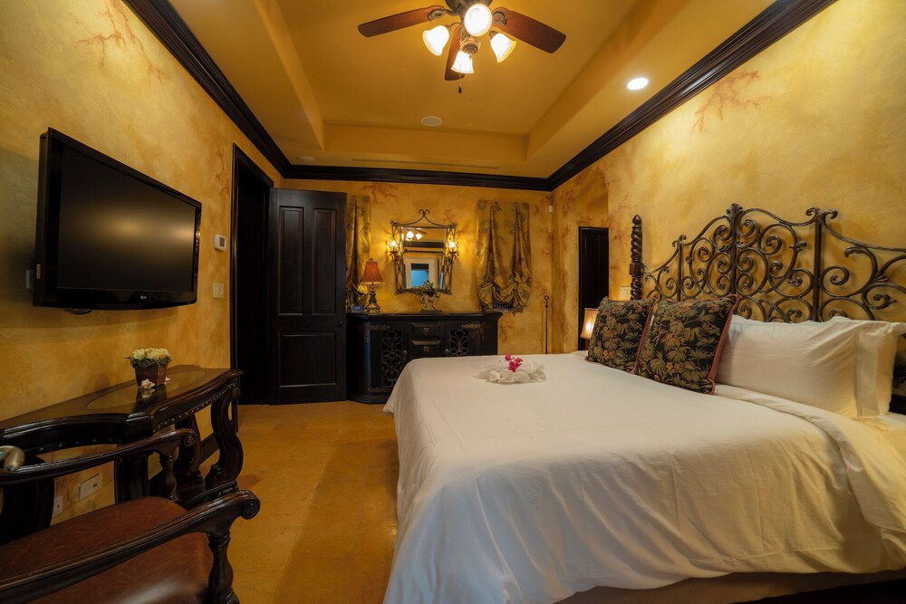 Villa Angel 4 bdr Ocean View pool in Los Suenos