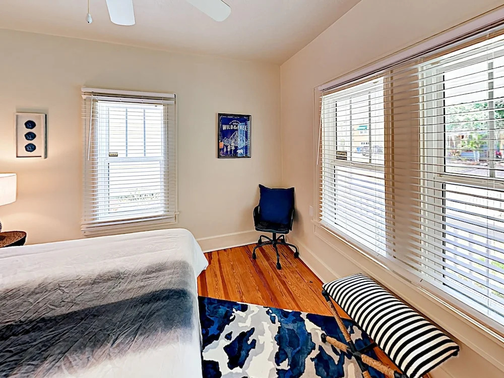 445 Saint Petersburg - 3 Br Home