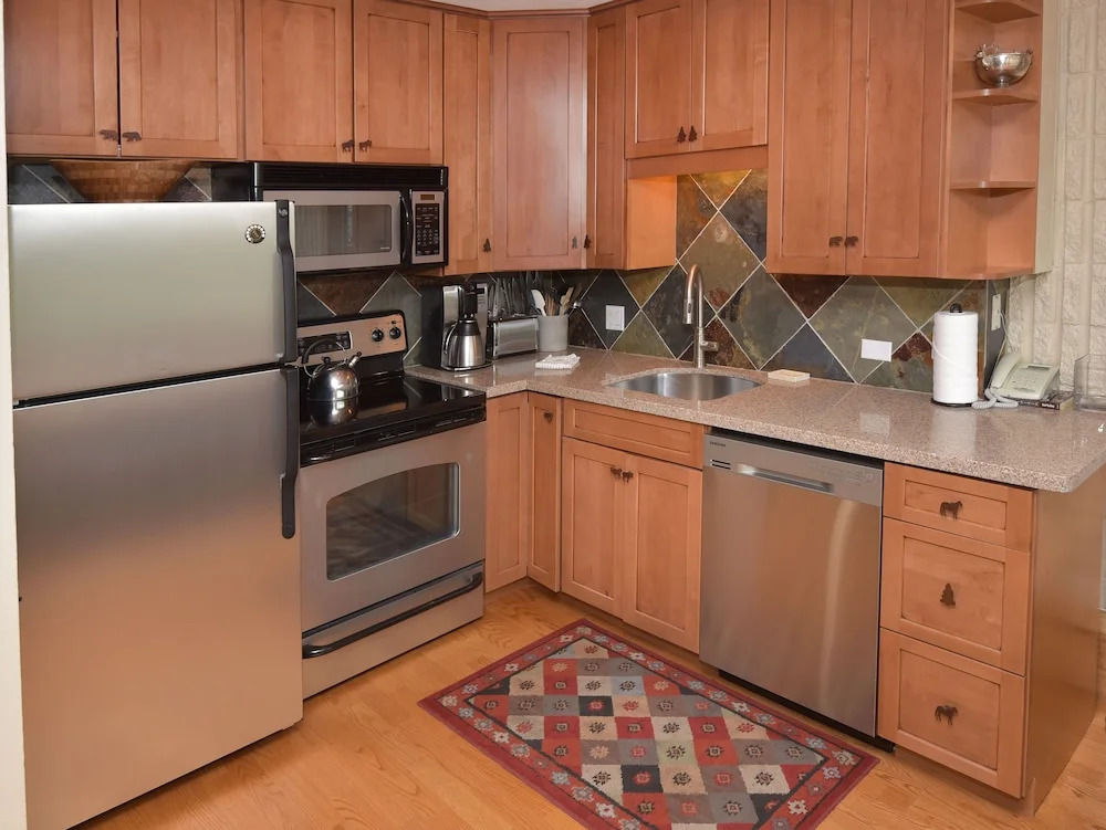 Vail 21 #306 2 Bedrooms 2 Bathrooms Condo