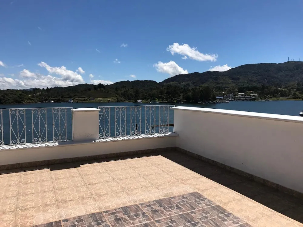Hotel Bahia Guatape