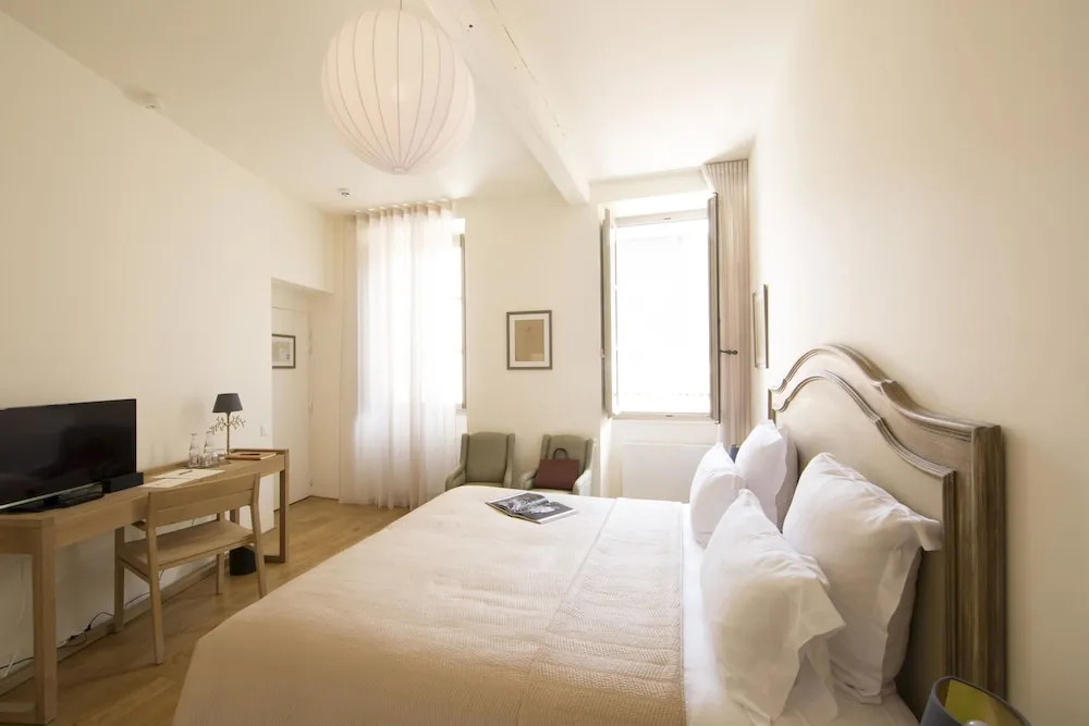 Hôtel de la Villeon - Hôtel 4**** - Bar - Jardins avec vues sur les vignobles - 50mns au sud de Lyon, en Ardèche