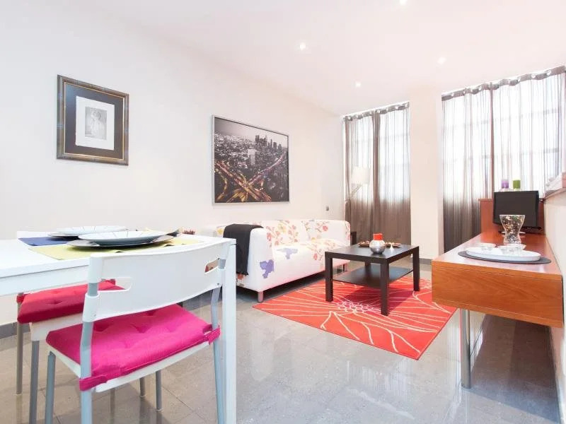 AinB Universitat Apartments