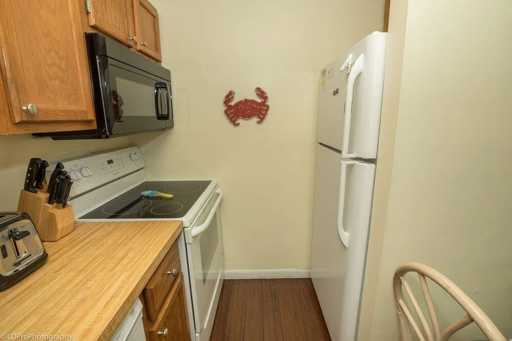 Sandpiper Cove 8113 Studio Bedroom Condo by RedAwning