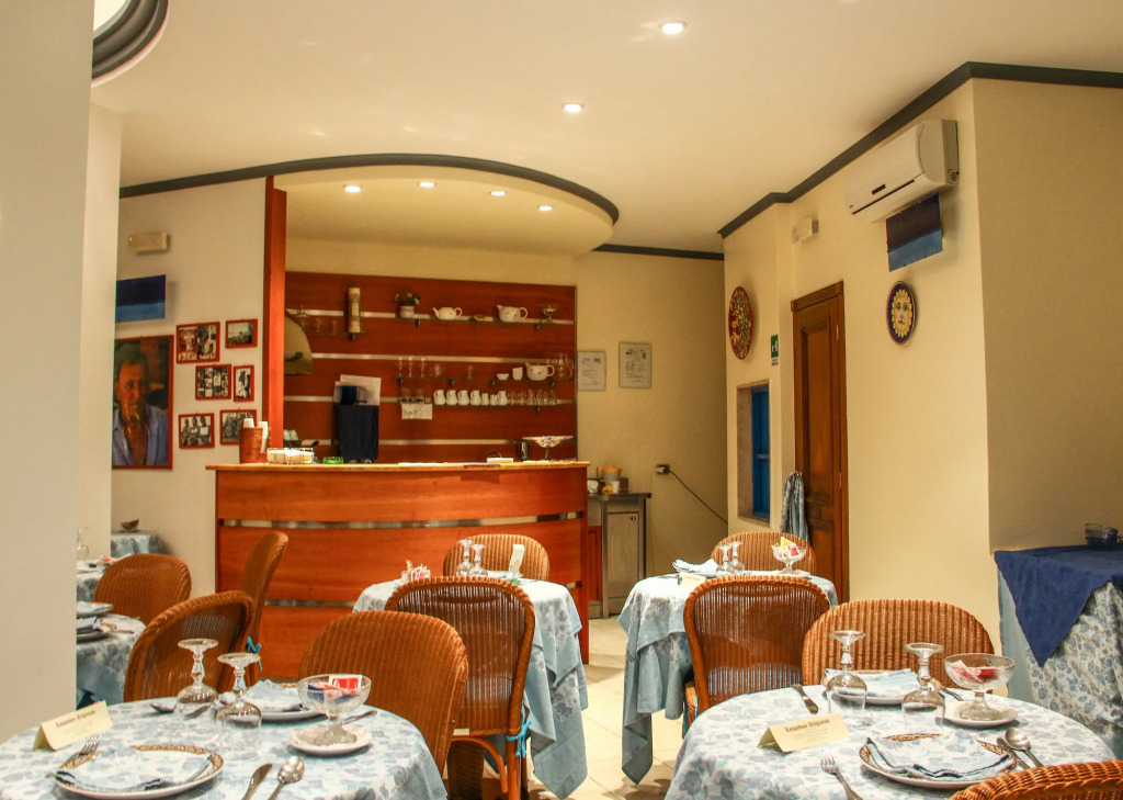 Hotel Il Faro Della Guitgia Tommasino