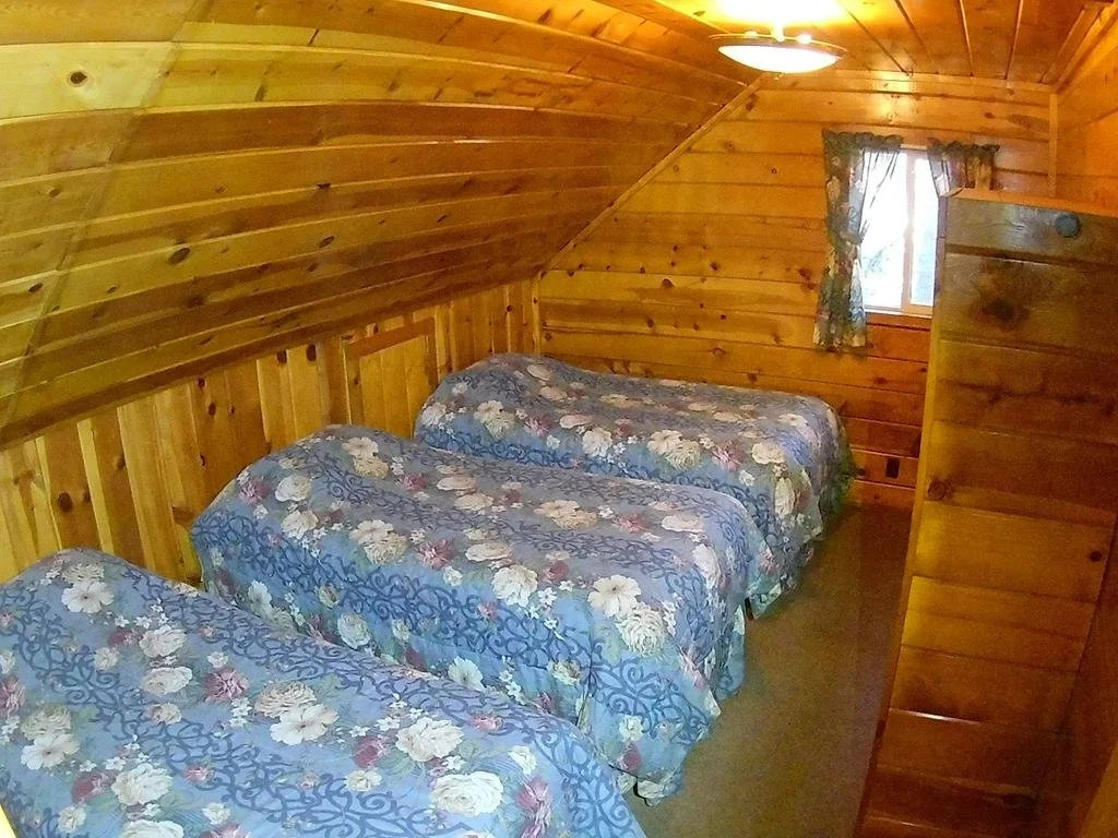 Reverse Creek Lodge