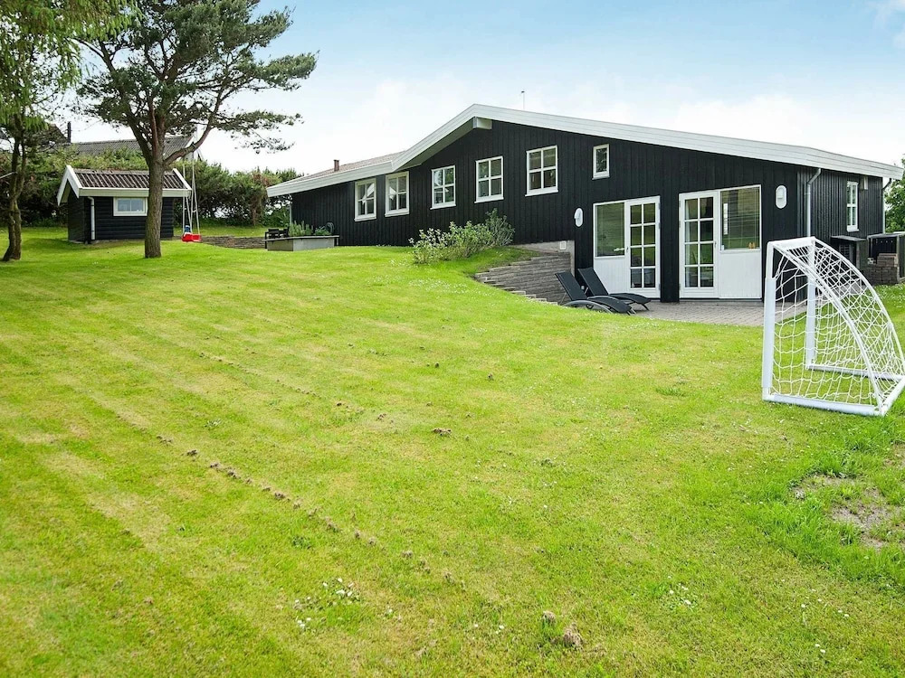 Simplistic Holiday Home in Ebeltoft With Whirlpool