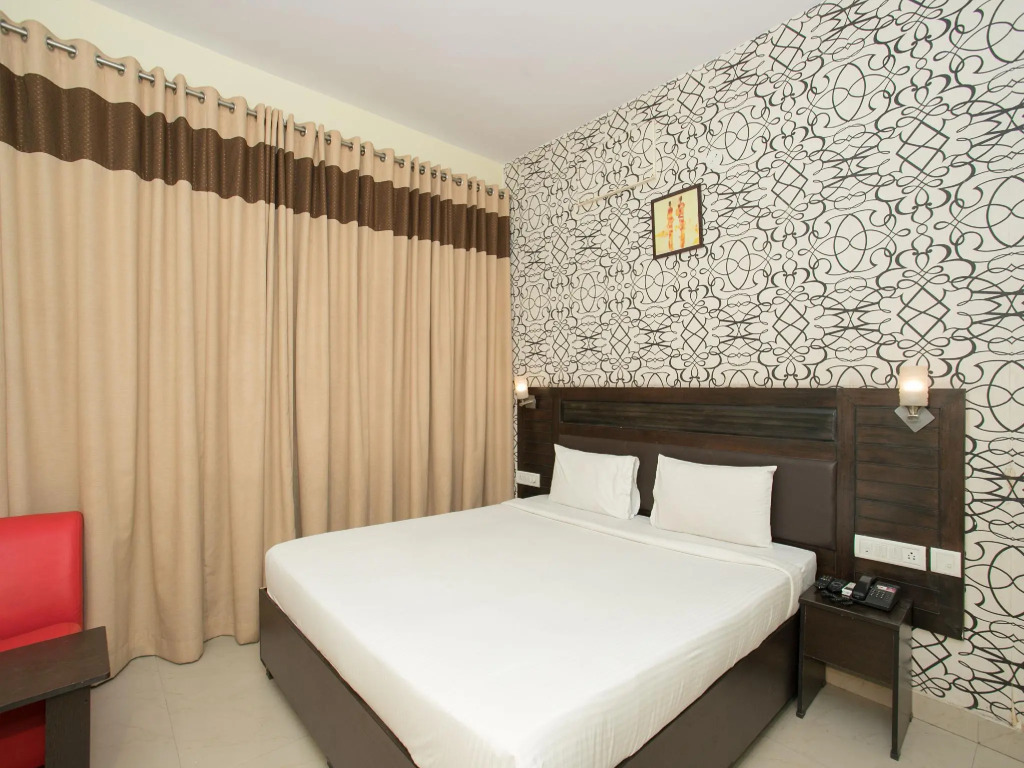 OYO 10378 Hotel Royal Embassy