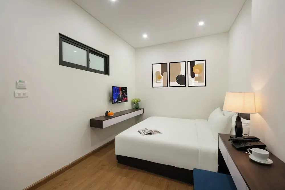 Queen Cafe Hotel