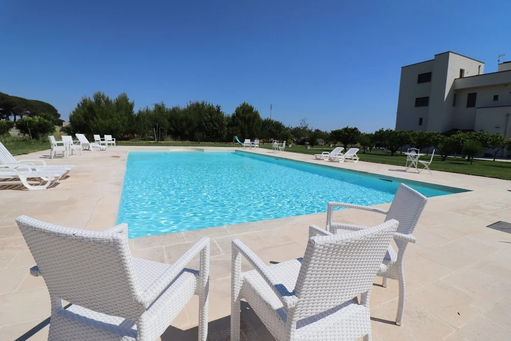 B b With Swimming Pool Tenuta Agrumi del Salento Triple Deluxe Citrus Attic